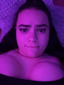 Thumbnail of Ellybttn - Stripchat live cam
