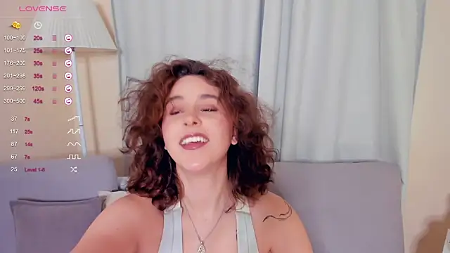 Stripchat cam girl FalineGirling