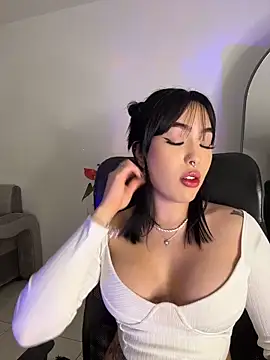 Stripchat cam girl AngelVermello