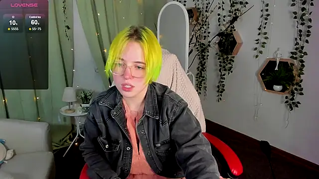 Stripchat cam girl Maxoniya