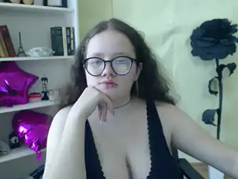 Stripchat cam girl GretaKiss