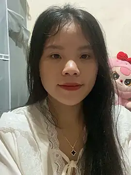 Stripchat cam girl Bella_7777