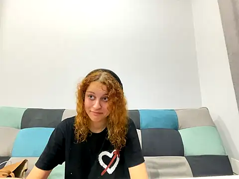 Stripchat cam girl MaggieBrovn
