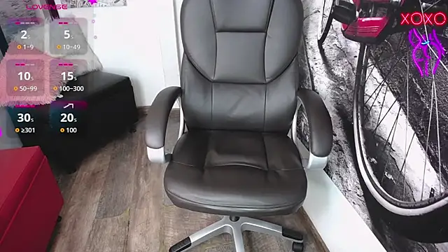 Stripchat cam girl Elinaax