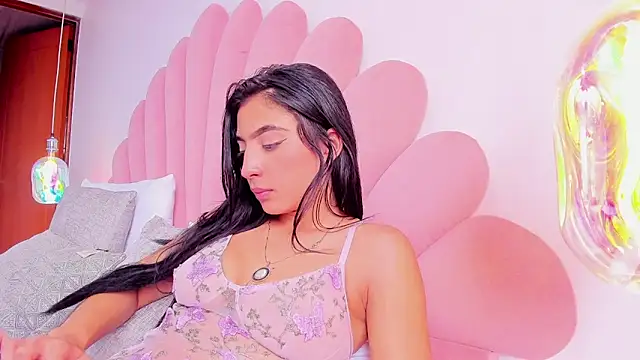 Stripchat cam girl AriaAragon