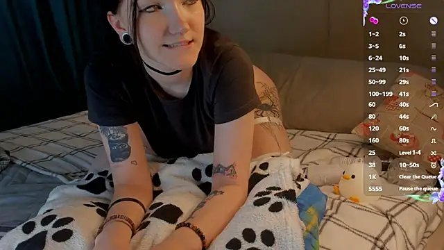 Stripchat cam girl CwenHerrick