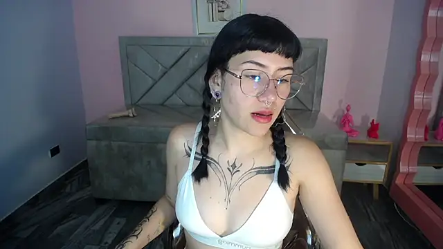 Stripchat cam girl luciana_ch_2