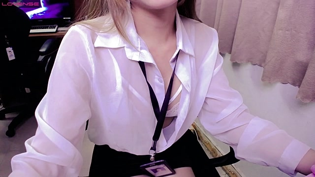 Stripchat cam girl _Katty_Officer_