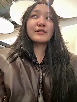 Stripchat cam girl KissMeEva