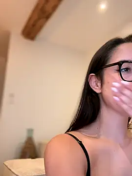 Stripchat cam girl RealJuliette