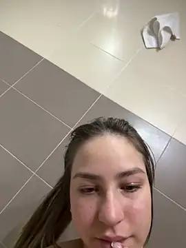 Stripchat cam girl SofieKitty