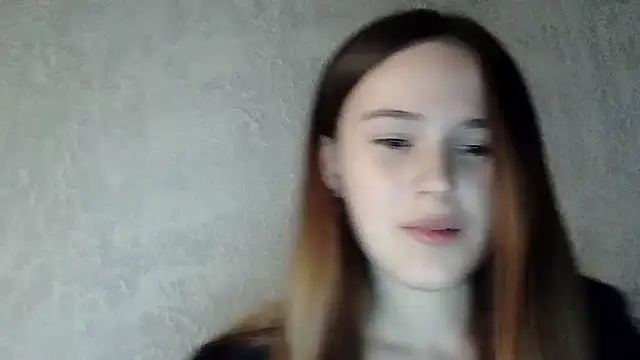 Stripchat cam girl SweetLoraa
