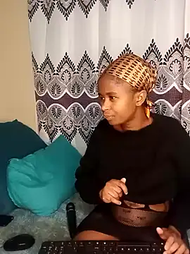 Stripchat cam girl CurvyDivaa97