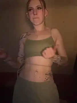 Stripchat cam girl Milli-Kiss