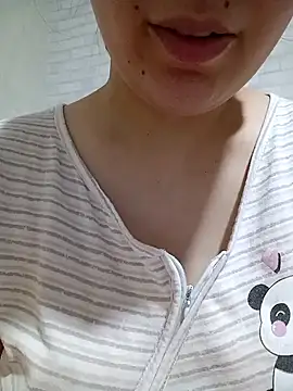 Stripchat cam girl Emilyhomegirl1