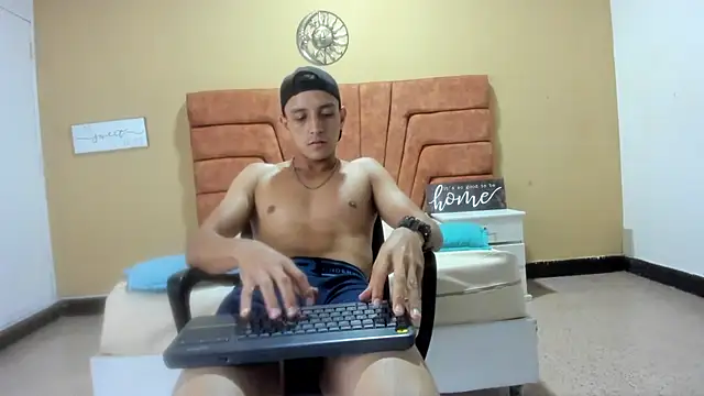 Stripchat cam girl Alessandro_Eloy