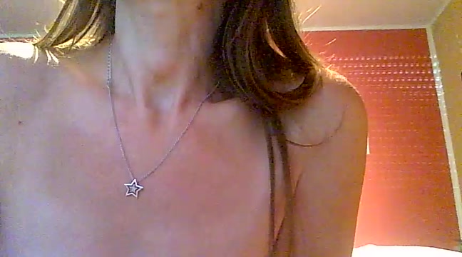 Stripchat cam girl Annaluzia75