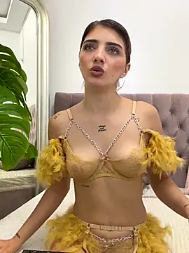 Stripchat cam girl EmmaKrossX