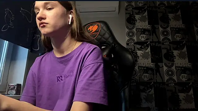 Stripchat cam girl helgicuteness