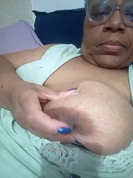 Stripchat cam girl Anarabuda25