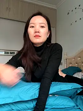 Stripchat cam girl Mile-m