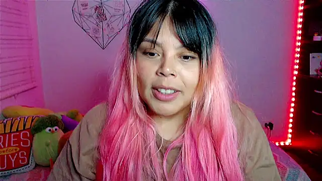 Stripchat cam girl EllieMoonX