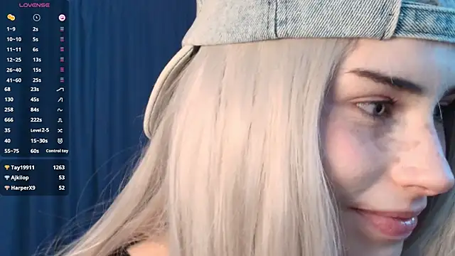 Stripchat cam girl PieraMarch