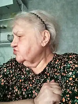 Stripchat cam girl HapinessLovee