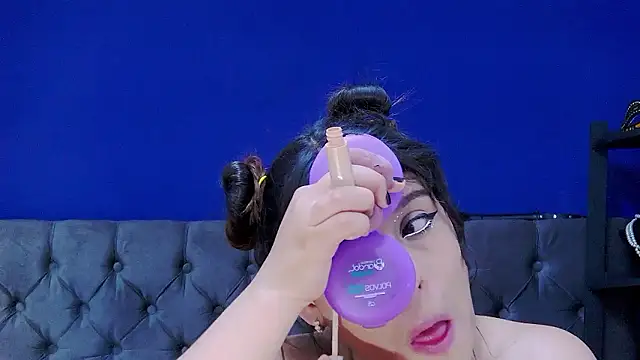 Stripchat cam girl AvaLusty