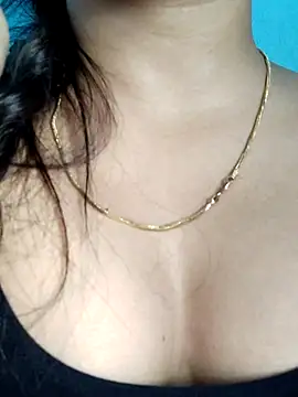 Stripchat cam girl Yours-tannu