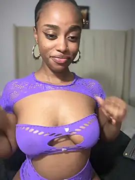 Stripchat cam girl BhadBhad_Kitty