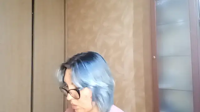 Stripchat cam girl EvonTabb