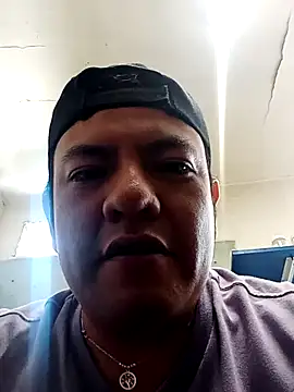 Stripchat cam girl MaxVersatil