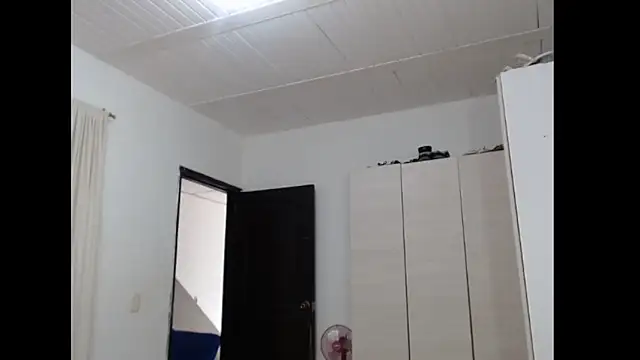 Stripchat cam girl kloe2424