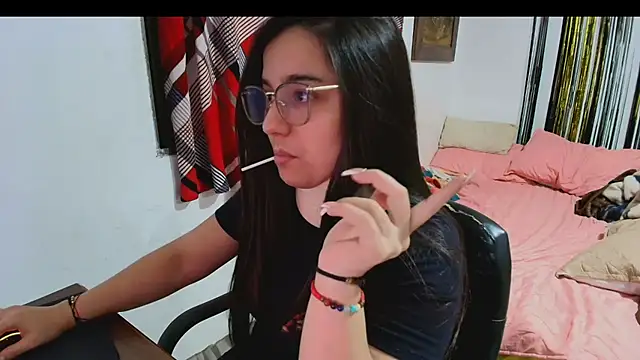 Stripchat cam girl Charlotte_Richardson