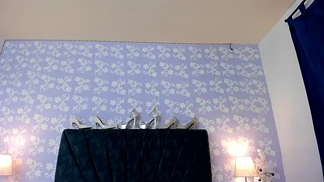 Stripchat cam girl SalomeSimonz