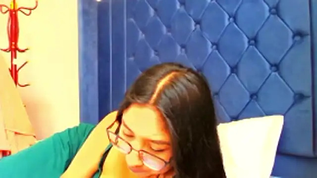 Stripchat cam girl honeysweet111