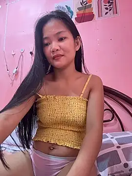 Stripchat cam girl PetiteMaexx