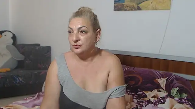 Stripchat cam girl clarabbw47