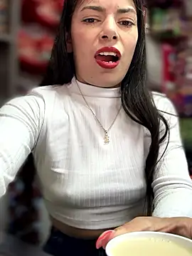 Stripchat cam girl Estefani_R