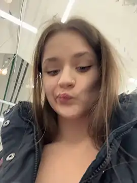 Stripchat cam girl KittyQueeny