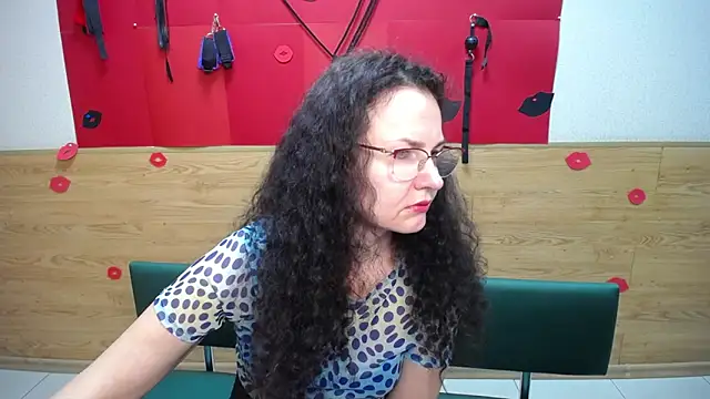 Stripchat cam girl Miroslava_Happi