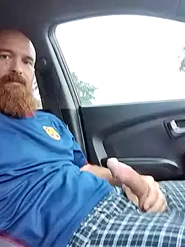 Stripchat cam girl redxbeard32