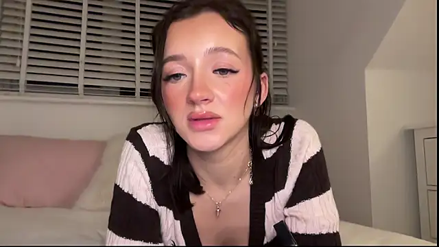 Stripchat cam girl desiredollx