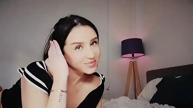 Stripchat cam girl shy_Colette