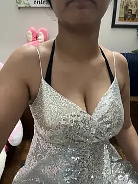 Stripchat cam girl Maahhii