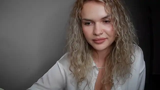 Stripchat cam girl Zarellin