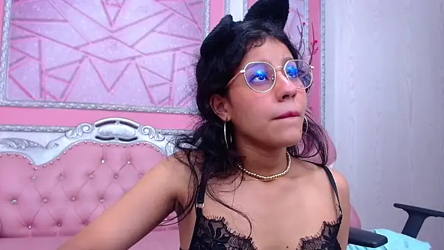 Stripchat cam girl KarlaMiller_