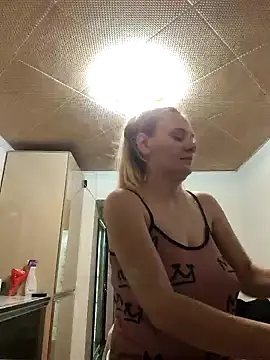 Stripchat cam girl SweetRoza