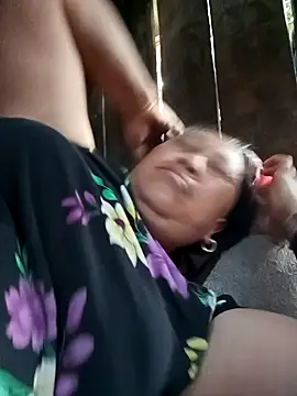 Stripchat cam girl Mamapm20